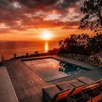 Donna Ca Con Vista Mare E Piscina Privata Coccorino