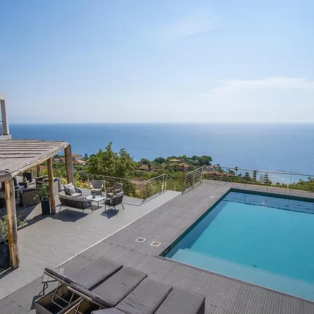 Donna Ca Con Vista Mare E Piscina Privata Coccorino