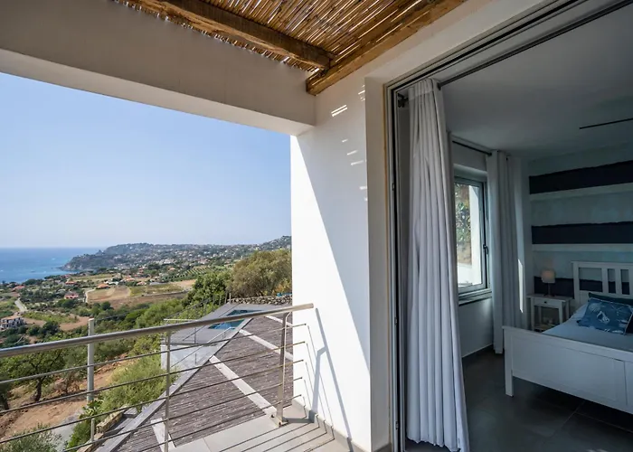 Donna Cà Con Vista Mare E Piscina Privata * Coccorino